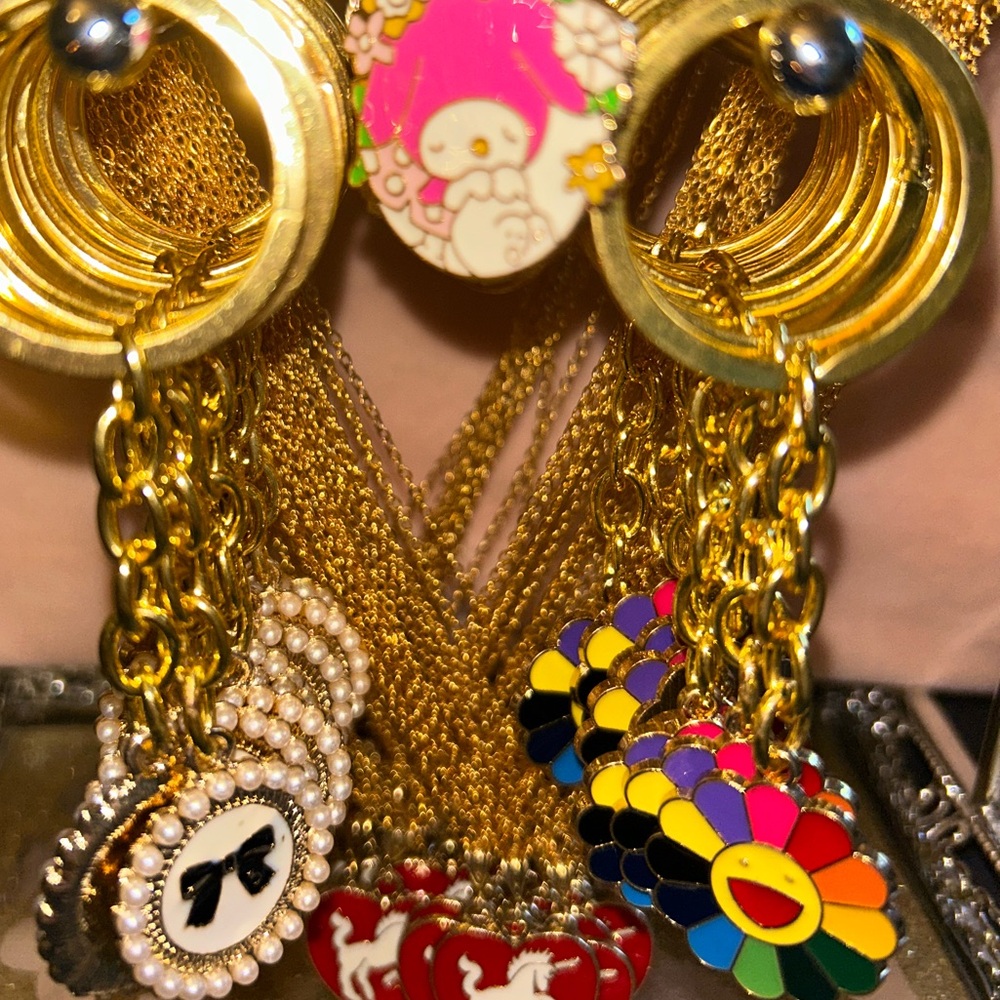 Murakami Keychain 🌈 - Picture 3 of 5